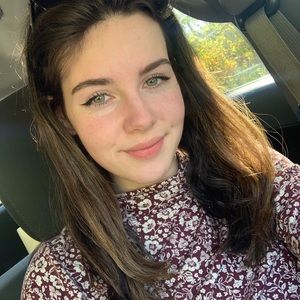 Meet your Posher, Alyson